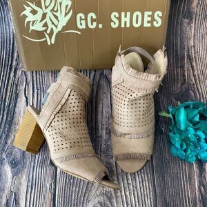 Gc Shoes Kyra Laser Cut Slip On Shooties 6.5M